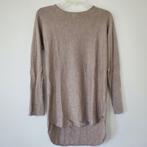JOAN Vass New York Sweater Womens Small Beige Hi Lo Long Sleeve Zip Back Blouse